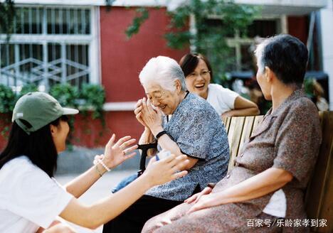 养老院虽好,但家庭照护床位更不赖,新型养老模式,多重选择(图1) 养老院虽好,但家庭照护床位更不赖,新型养老模式,多重选择(图1)